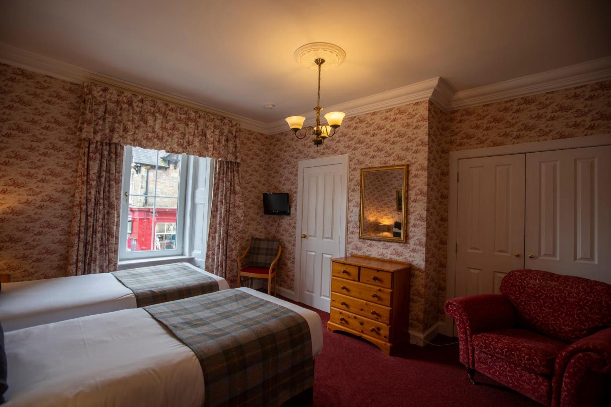 Mckays Hotel ピトロクリー エクステリア 写真